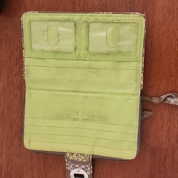 Vera Bradley clutch - Picture 4 of 5